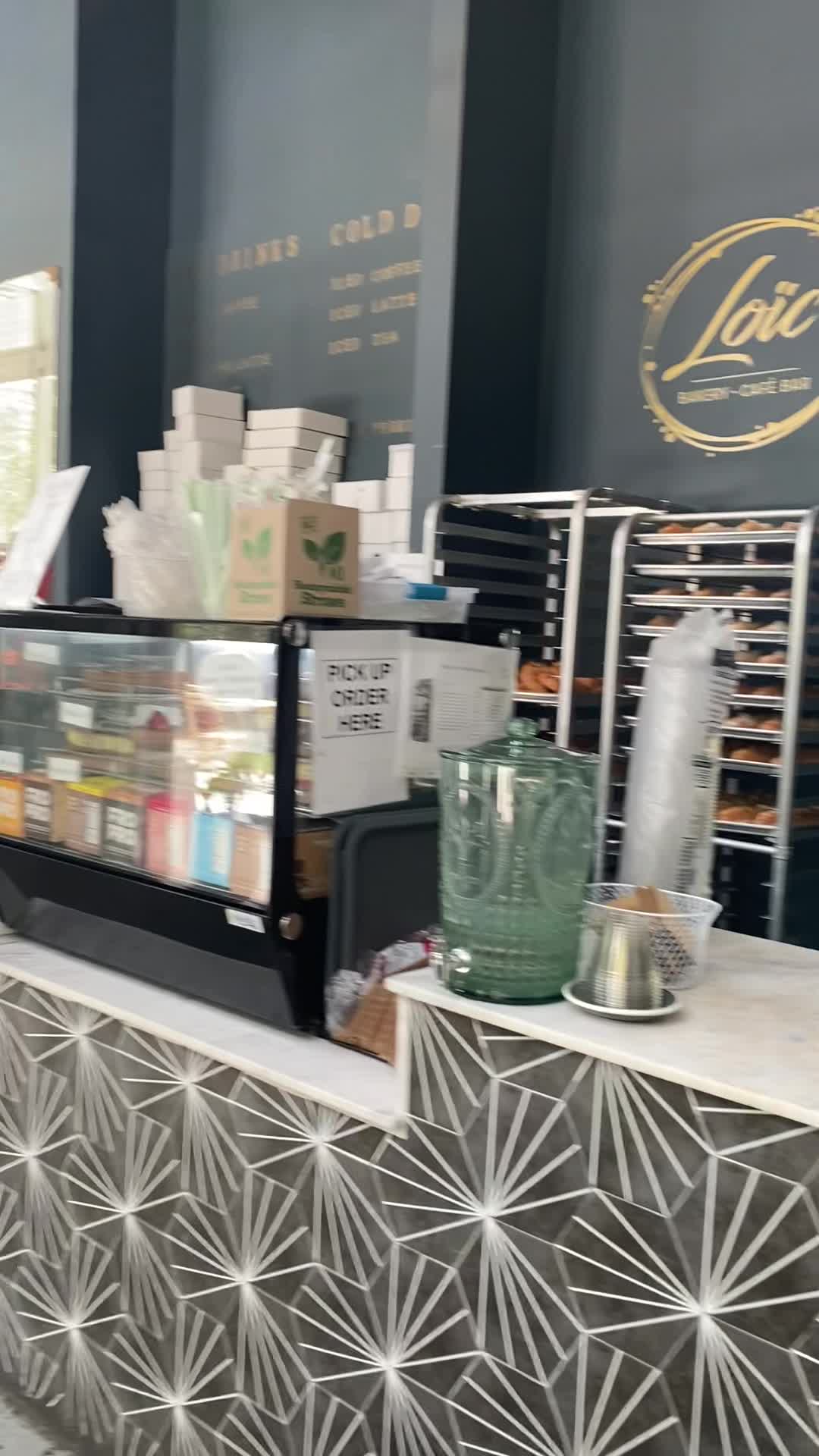 Loic Bakery * Cafe Bar