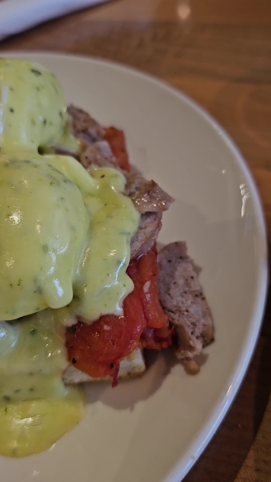 Video review of Frankie's Modern Diner