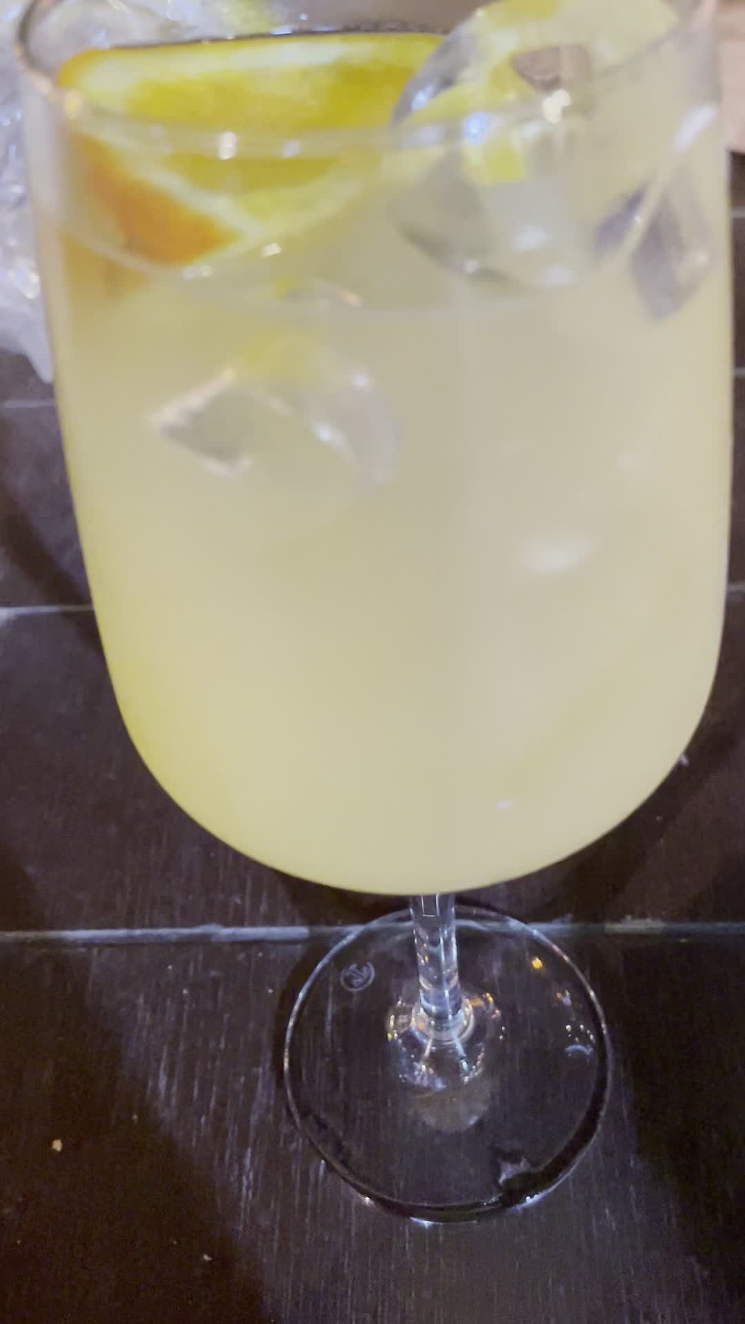 Mike's Place (מייק'ס פלייס)