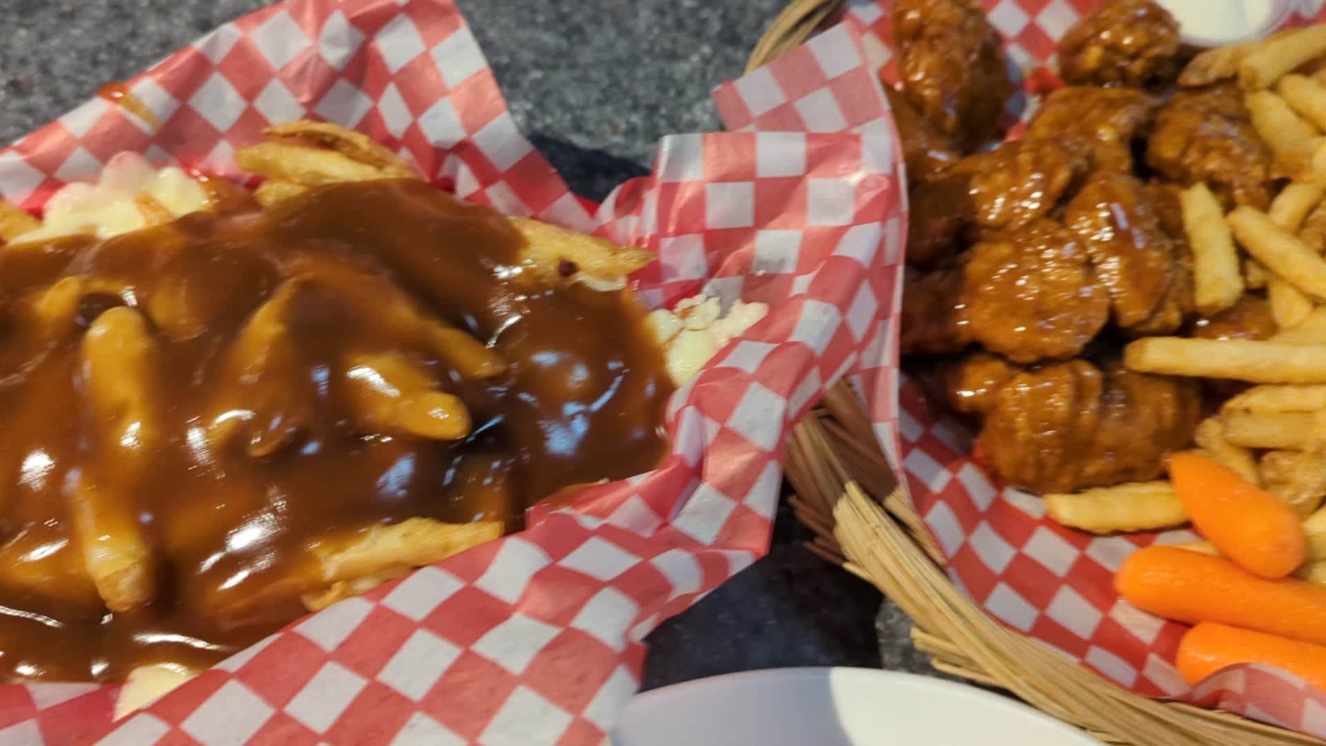 Video review of Zak's Diner