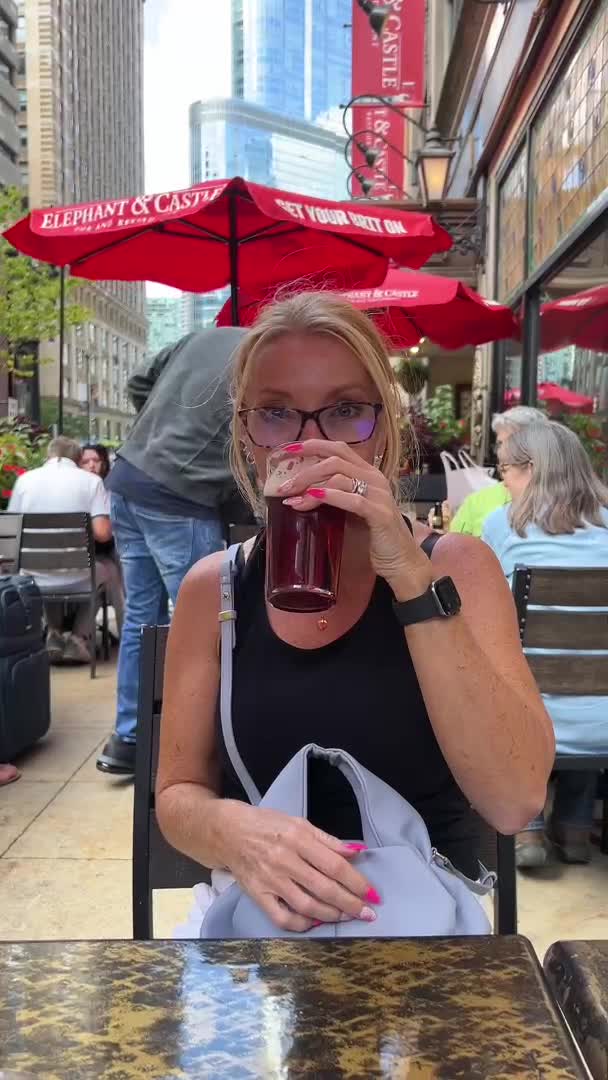 Video review of Elephant & Castle