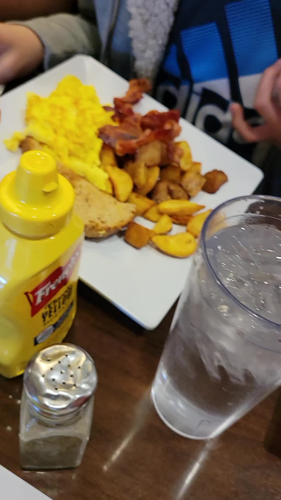 Dungeness Bay Seafood House