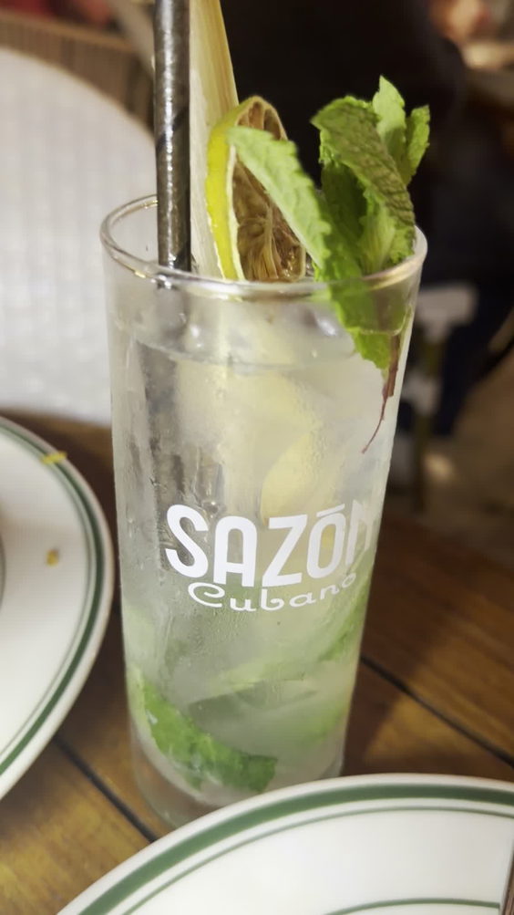 La ventanita de Sazon Cubano