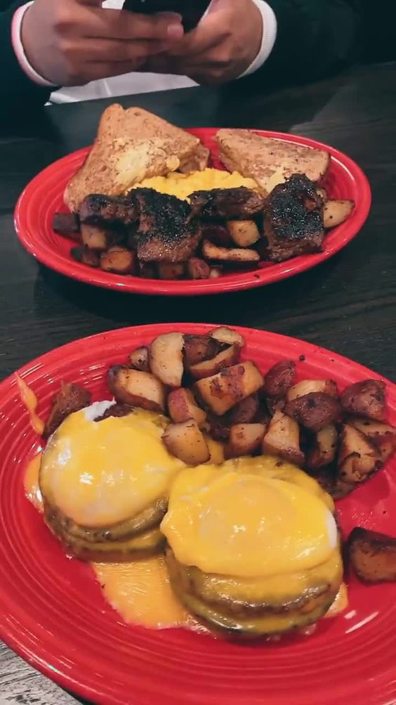 Red's Kitchen + Tavern