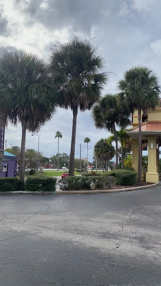 Clarion Inn & Suites Kissimmee-Lake Buena Vista South
