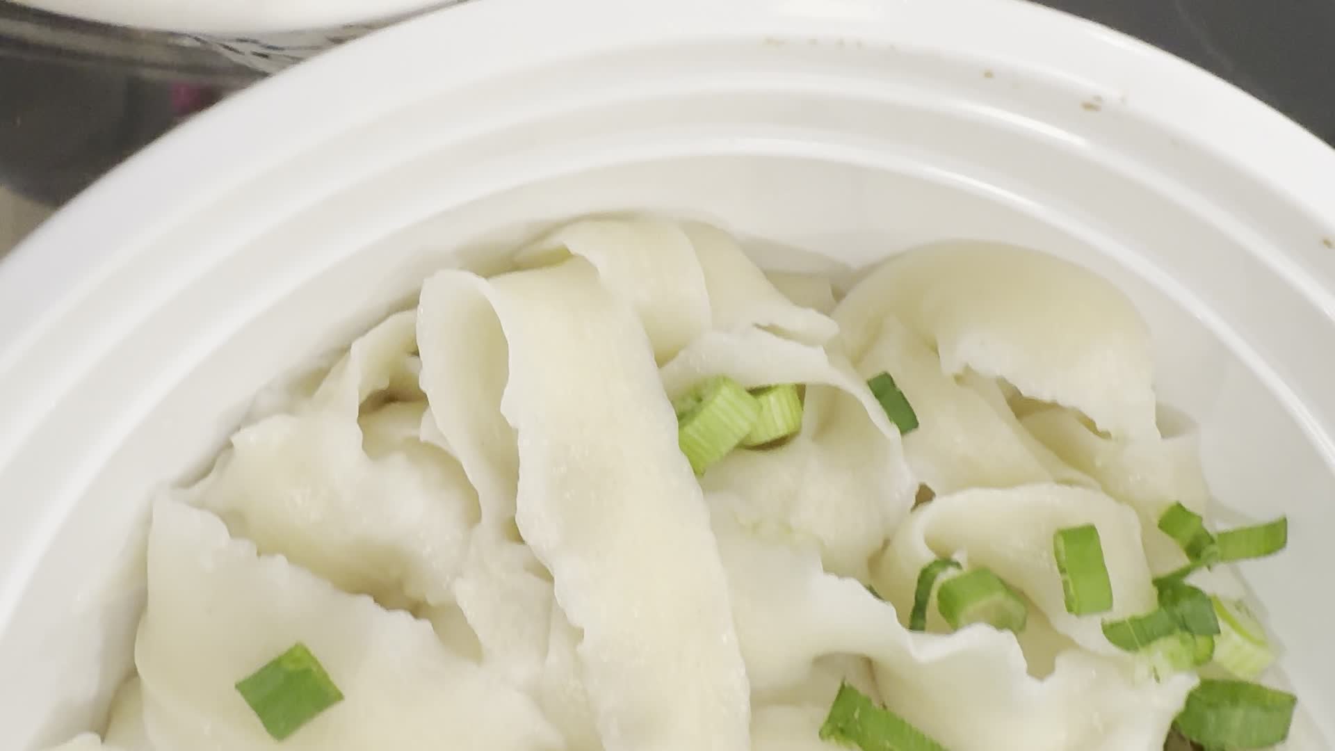 Video review of Magic Noodle 大槐樹