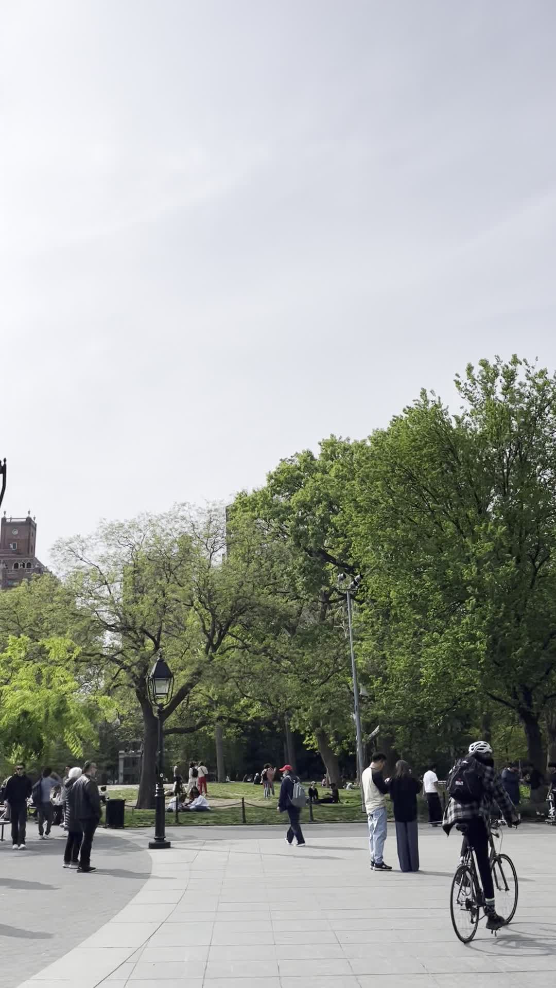 Video review of Washington Square Arch
