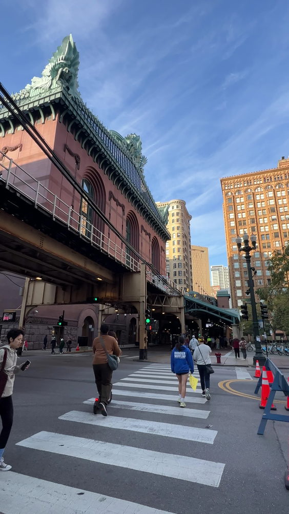 CTA - Harold Washington Library-State/Van Buren