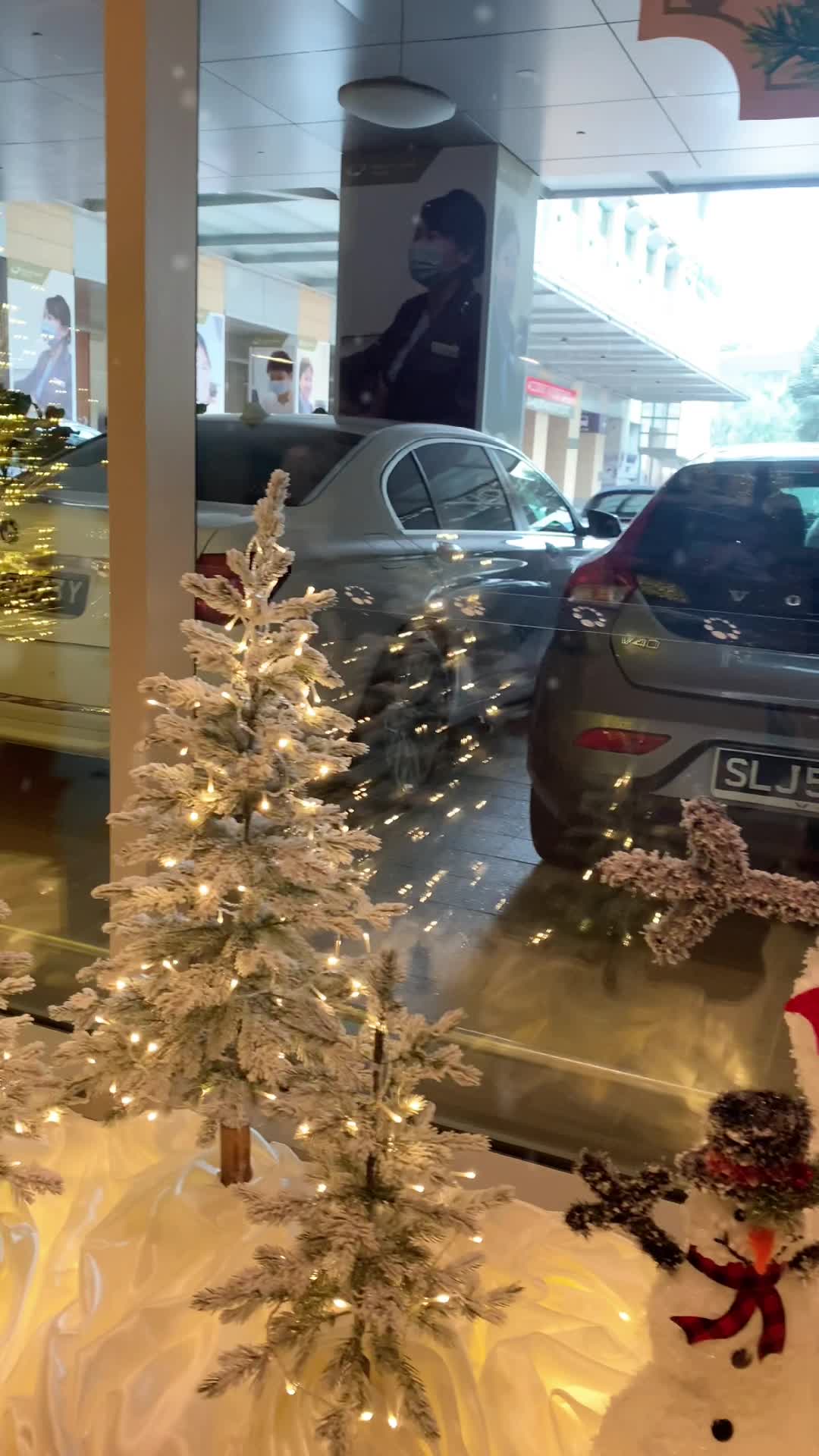 Velocity, Novena Square