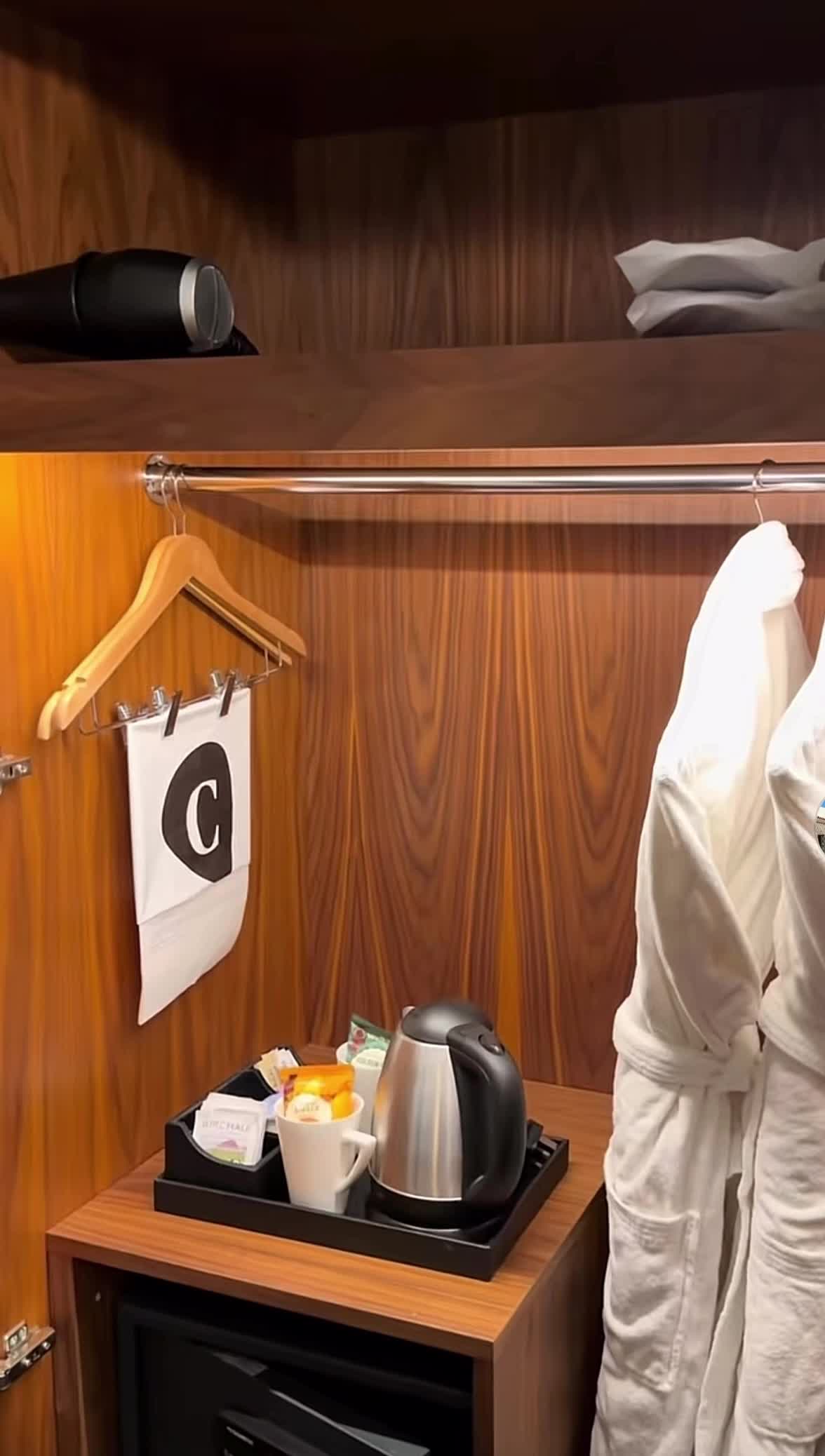 The Cumberland Hotel, London