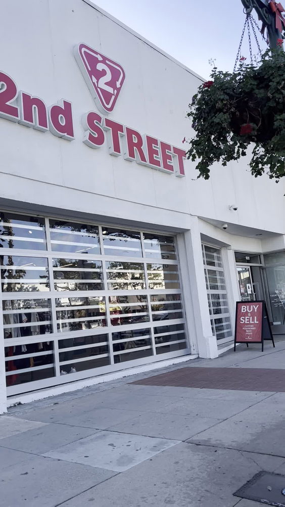 2nd street sherman oaks
