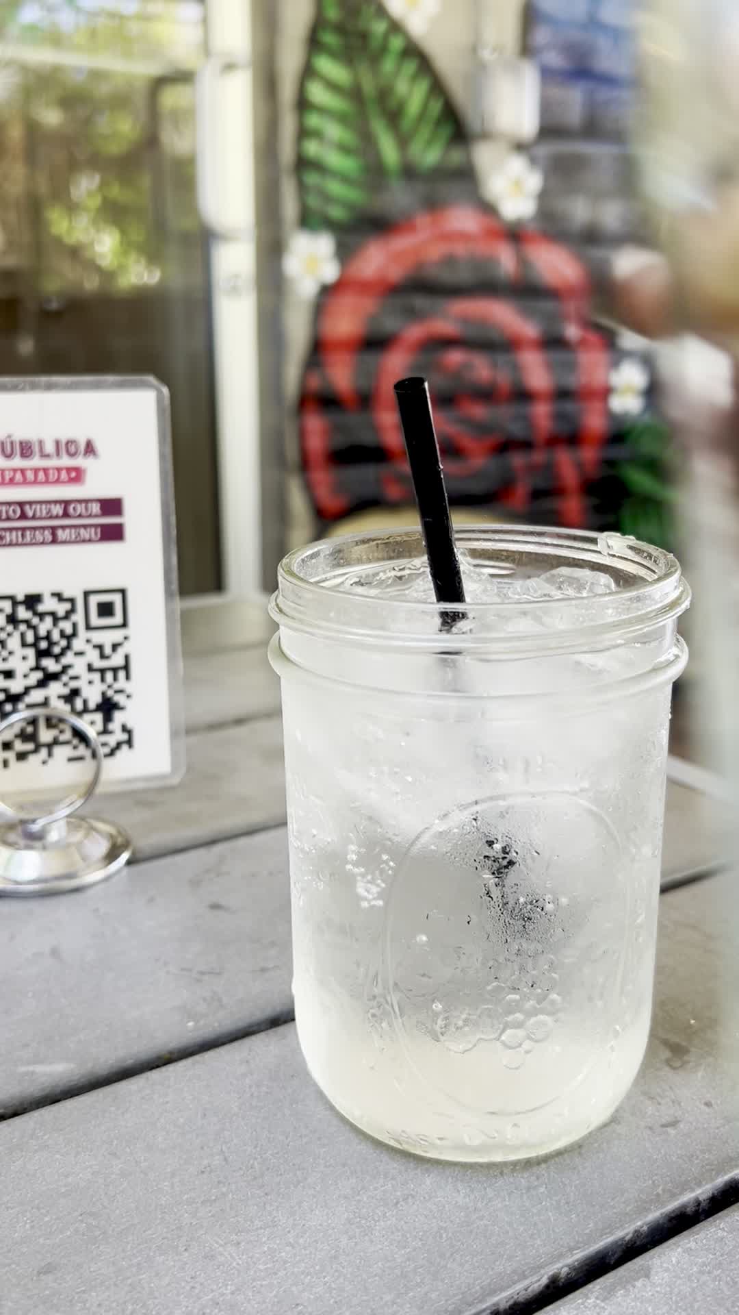 Video review of República Empanada