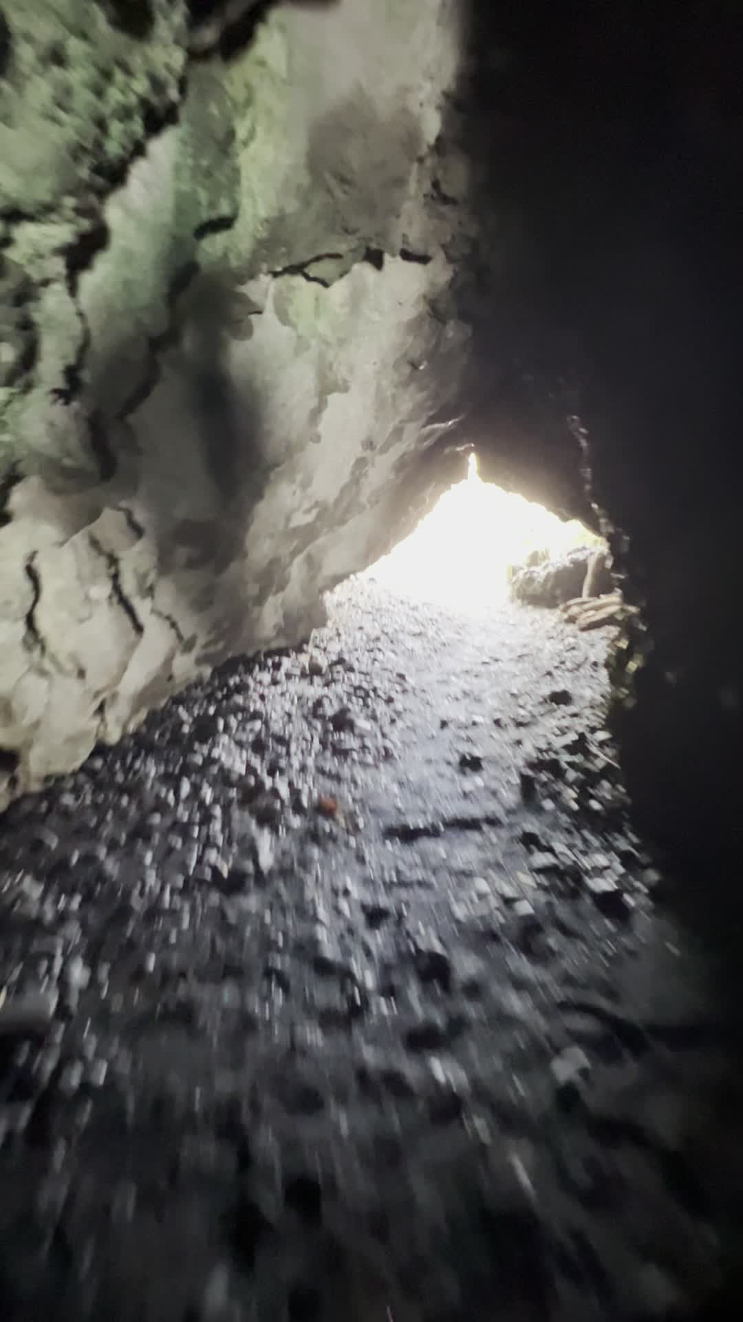 Video review of Wai‘ānapanapa State Park