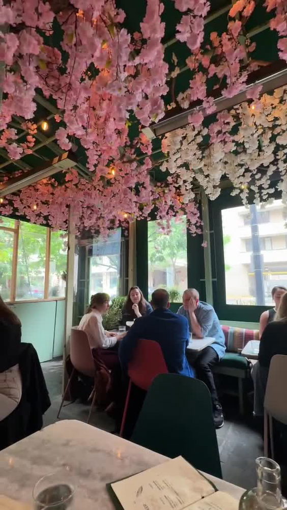 Residents Cafe & Bar