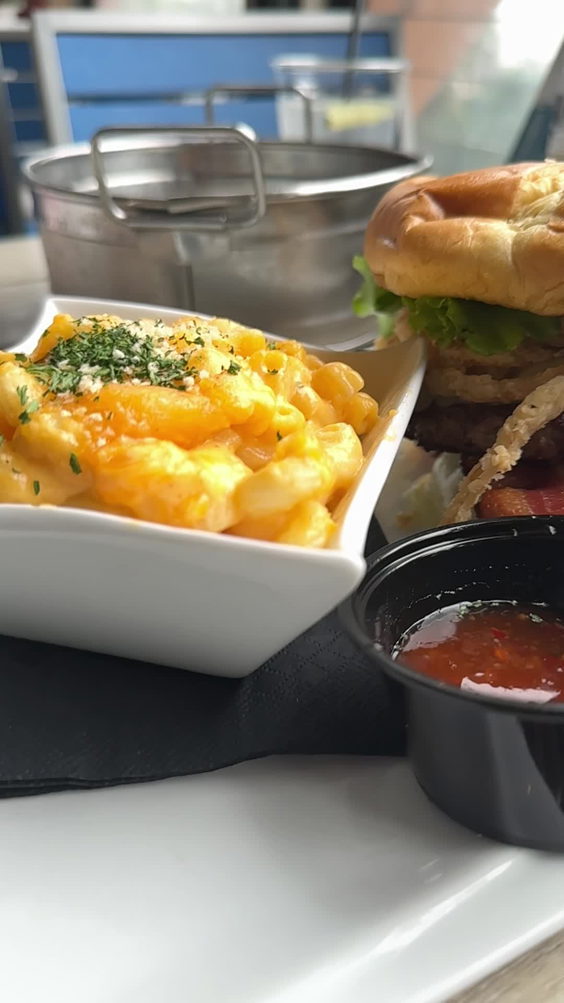 Riptydz Oceanfront Grill And Rooftop Bar