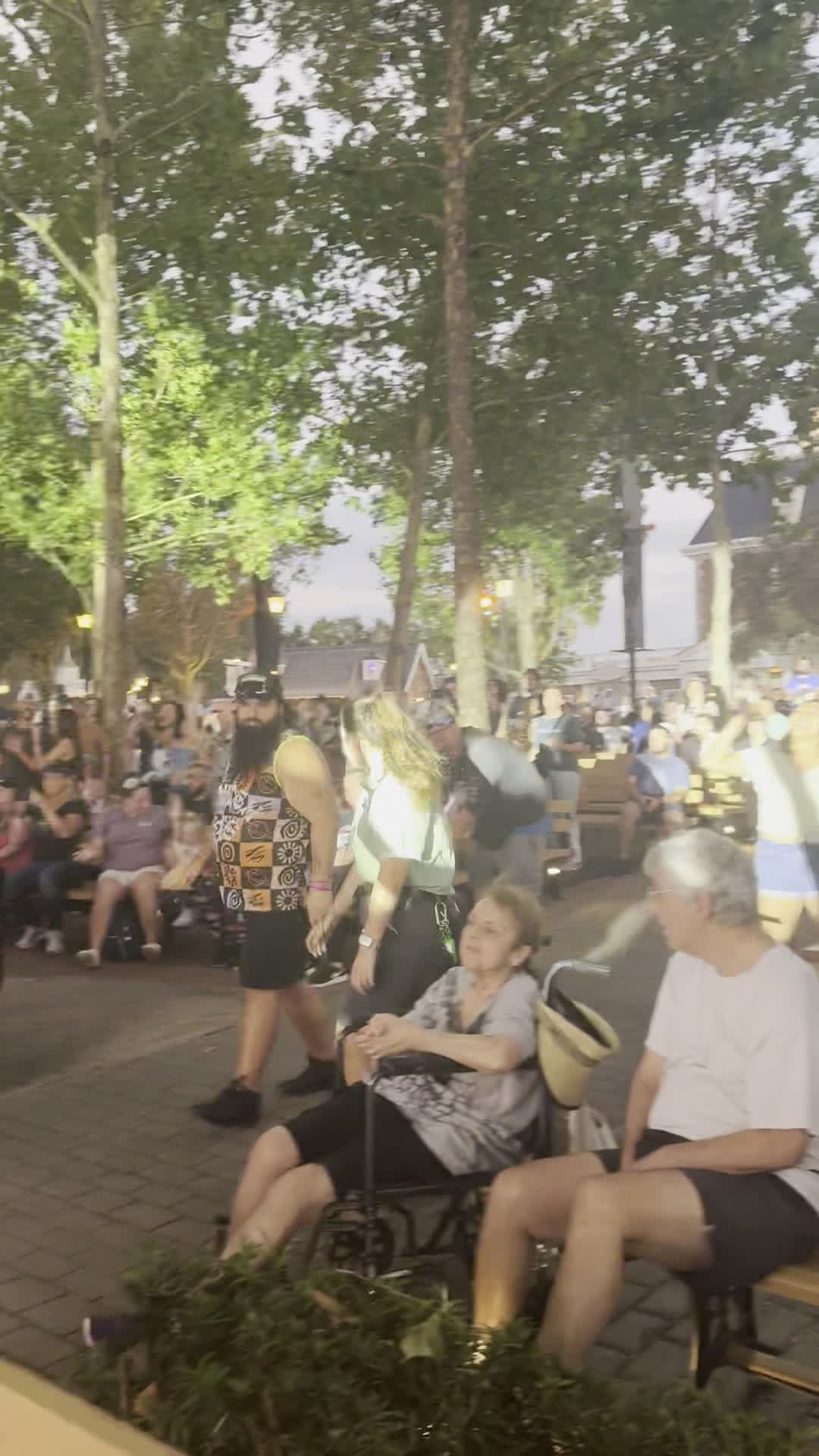 Video review of America Gardens Theatre