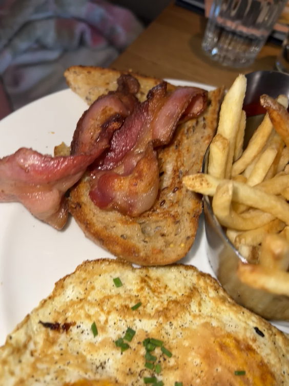 Earls Restaurant & Bar