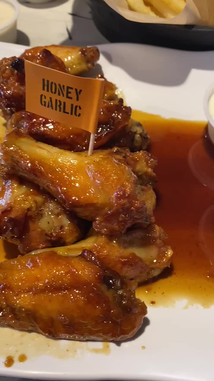 Video review of Island Wing CompanyIsland Wing Company Grill & Bar - Jacksonville
