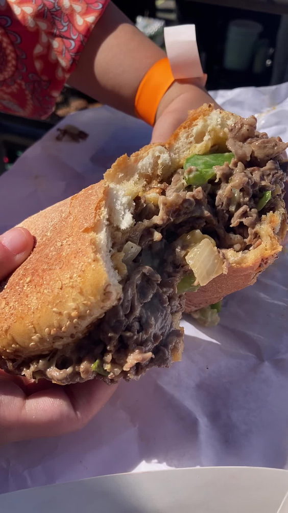 Heavyweights cheesesteak