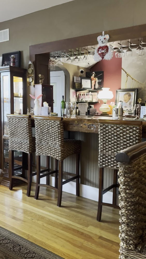 Lucca Bar & Grill