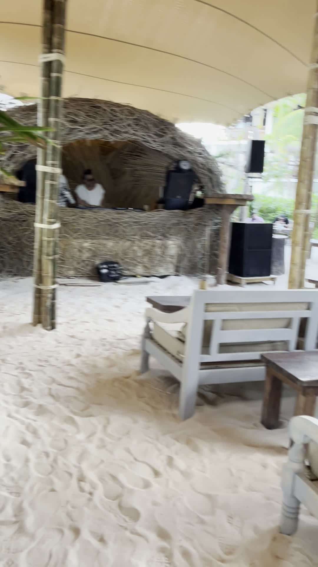 Mia Restaurant & Beach Club