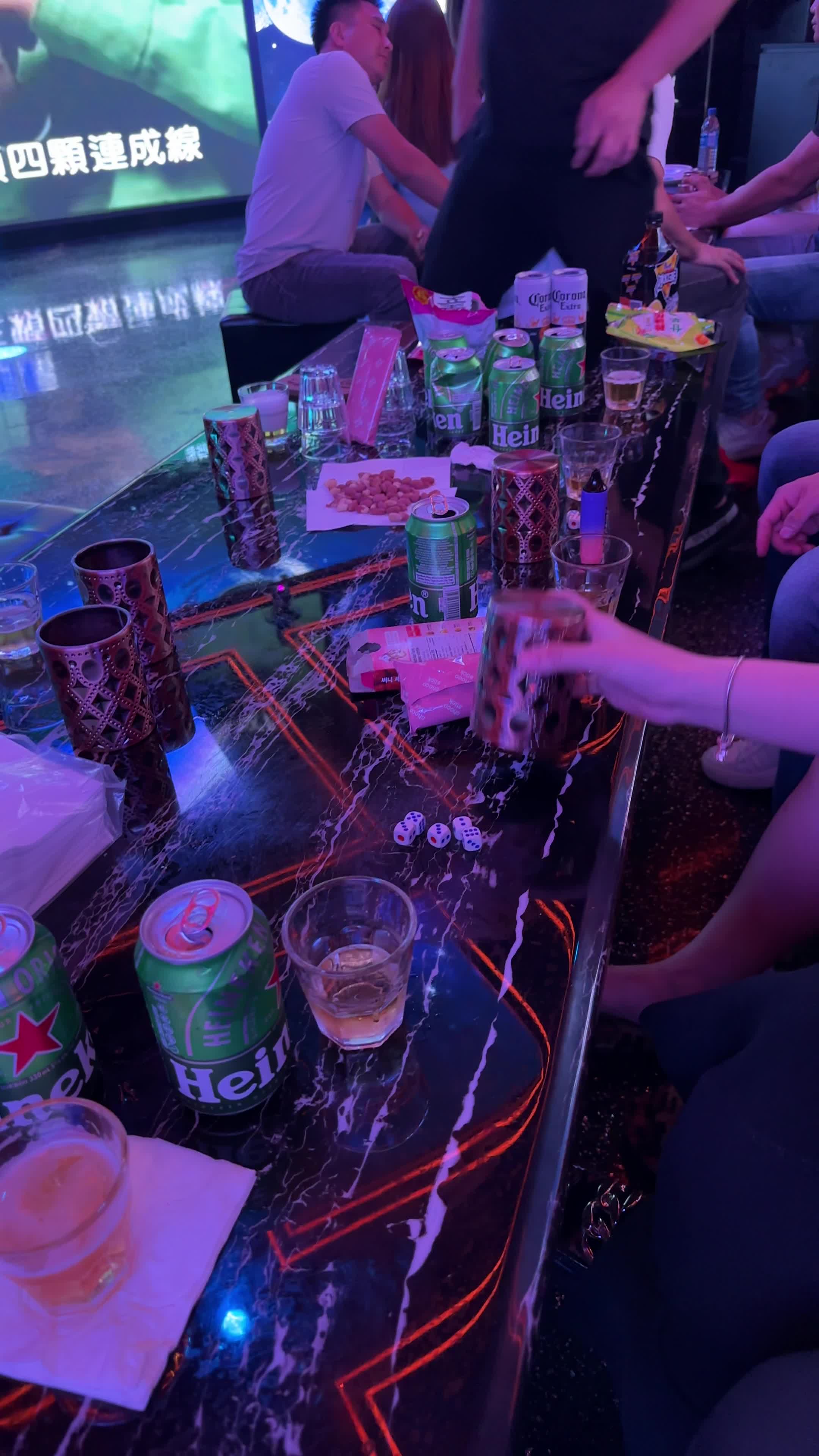 Video review of Ten23