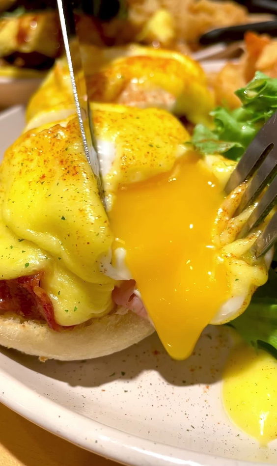 Popping Yolk Cafe