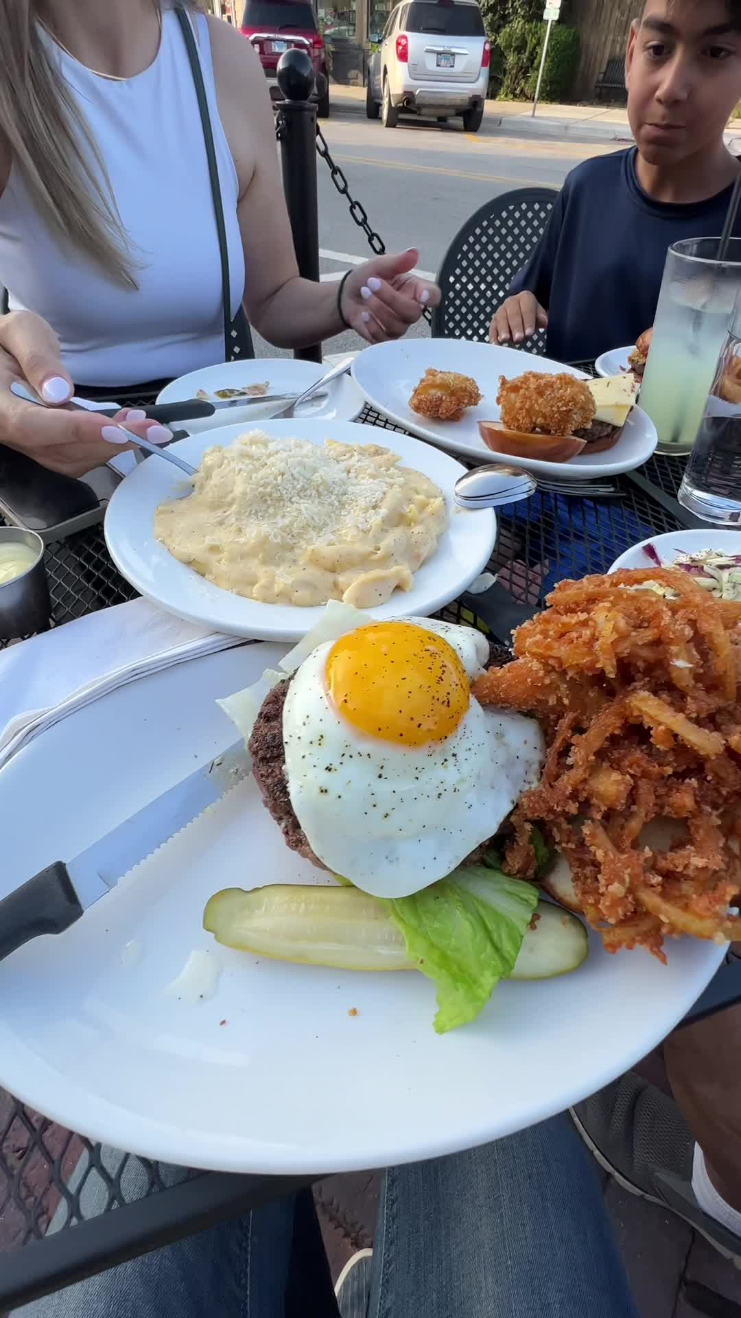 Burger Antics