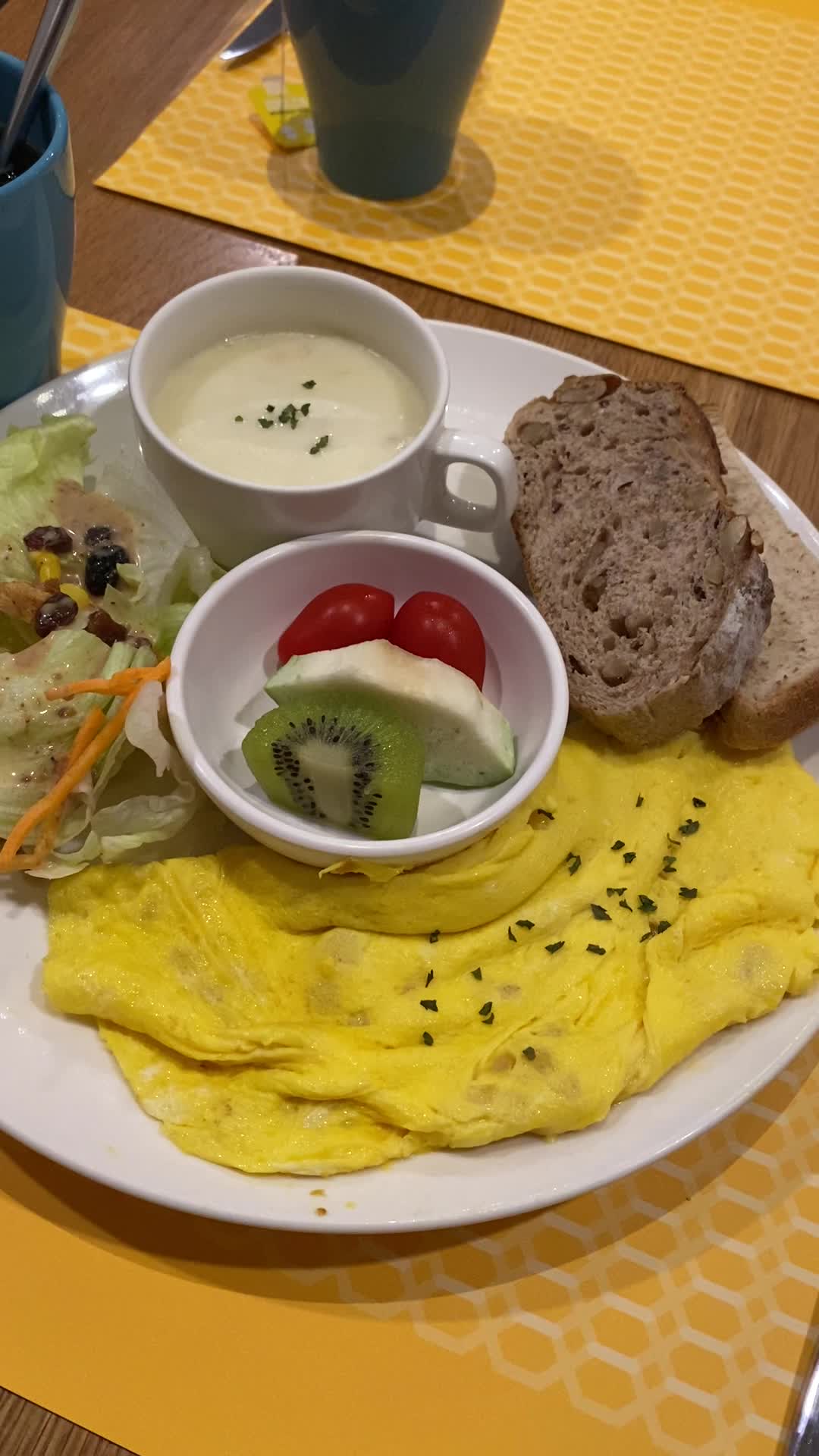 Bee House - Taipei Station Branch
