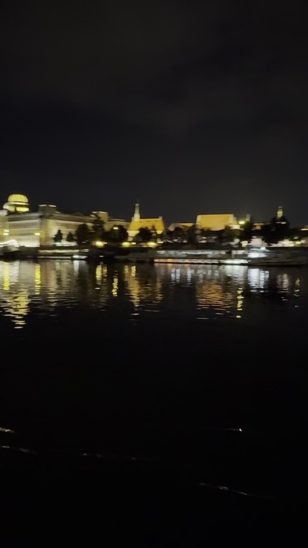 Pražská náplavka | Vltava Riverside