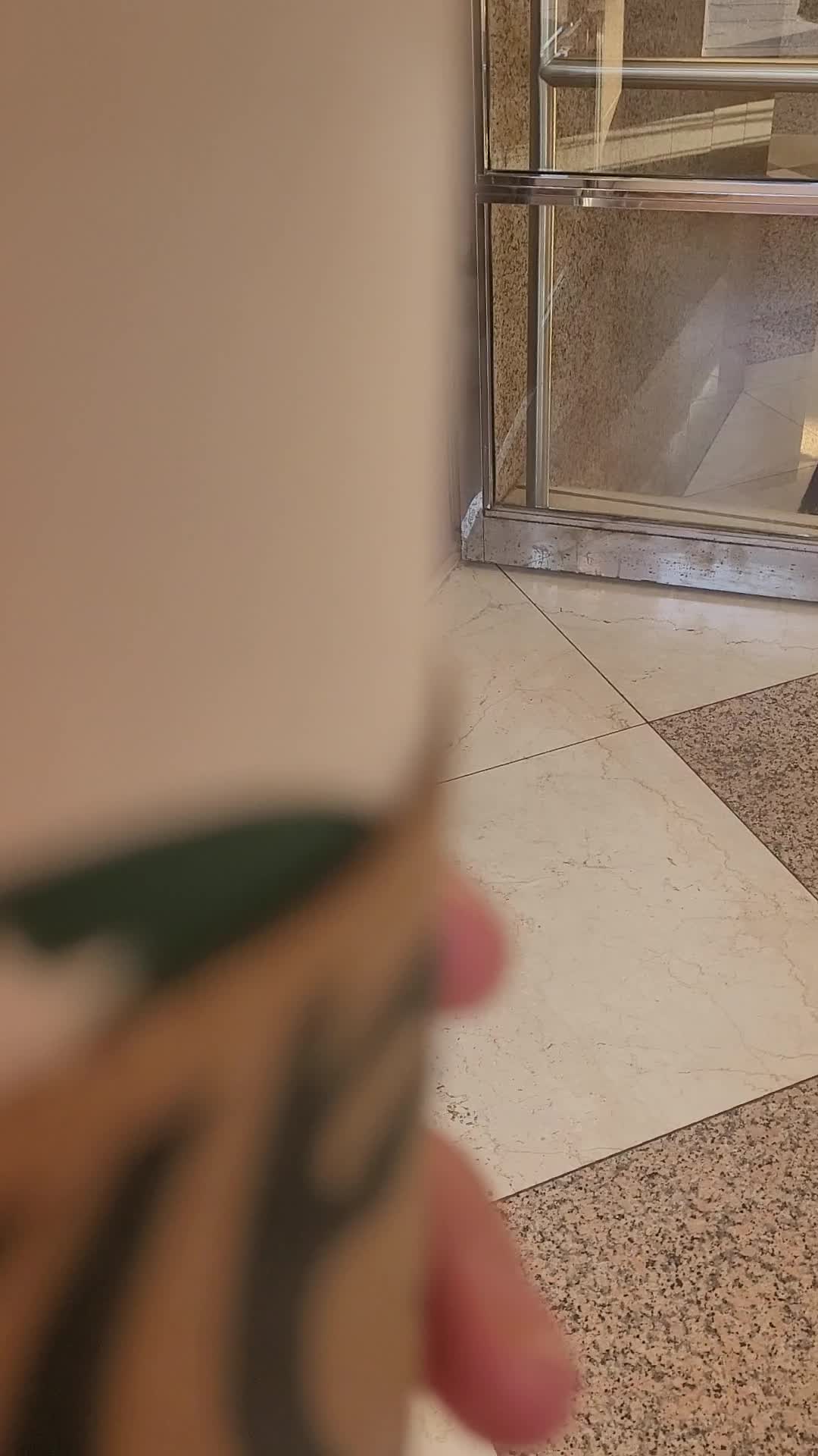 Video review of Starbucks