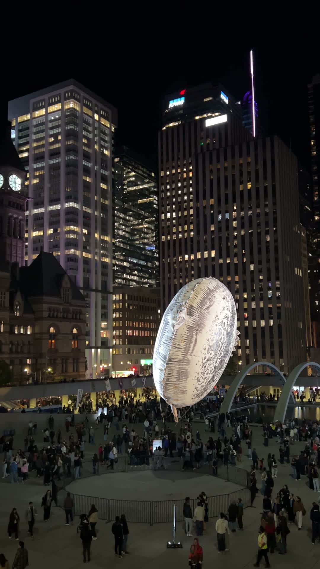 Video review of Toronto City Hall