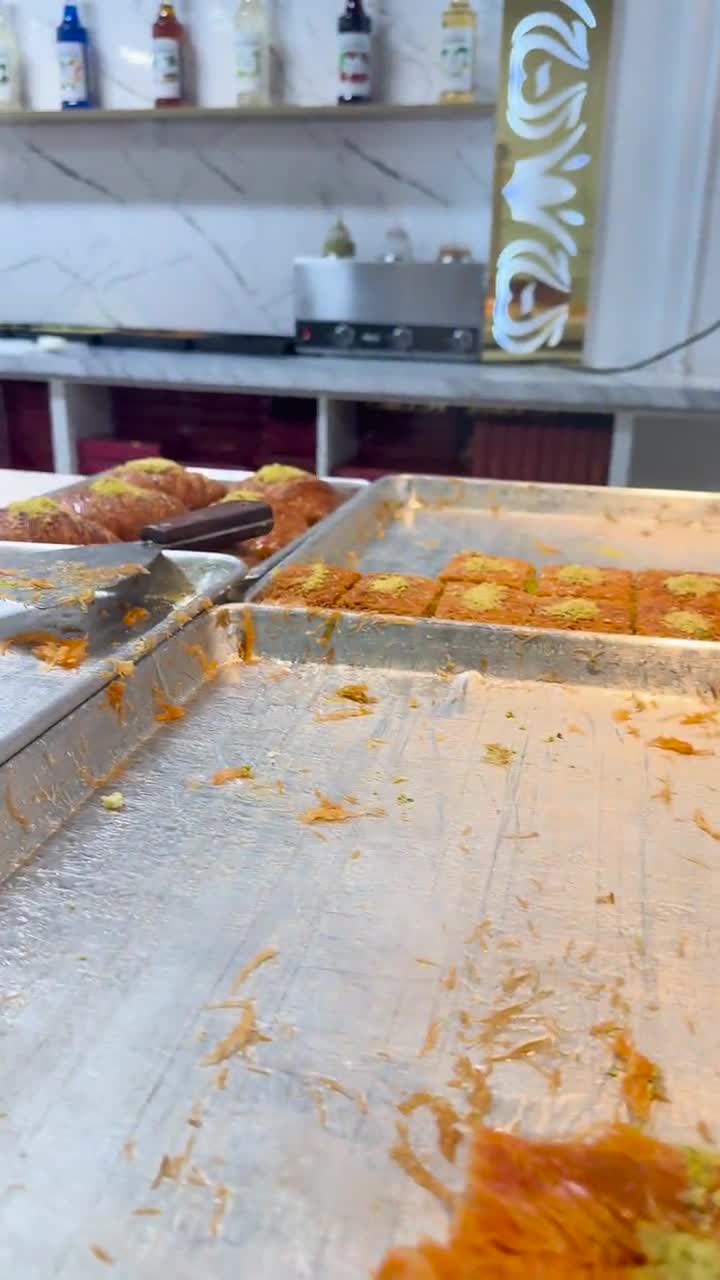 Crown pastries