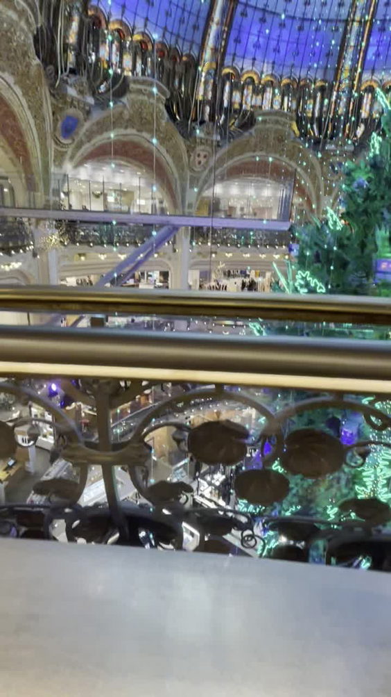 A|X Uomo Paris Galeries Lafayette