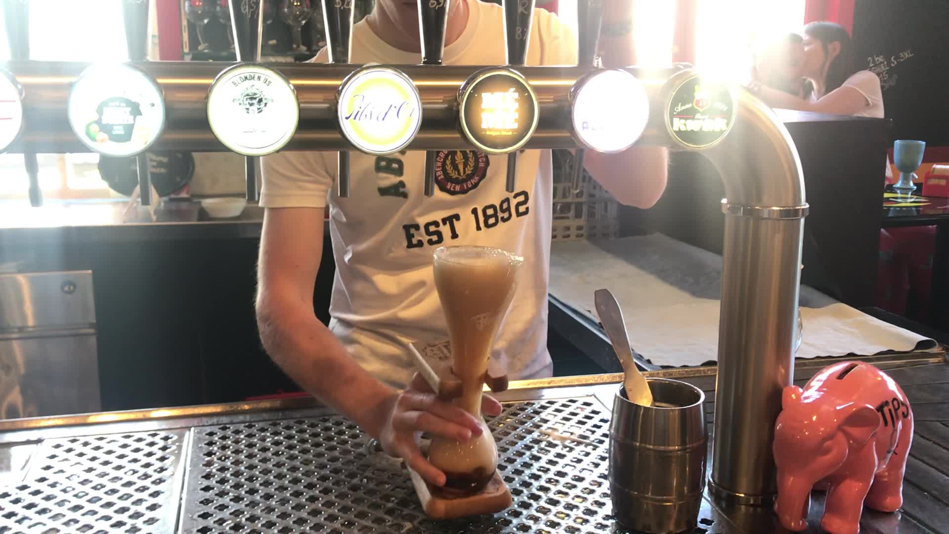 Video review of 2be - The Beer Wall