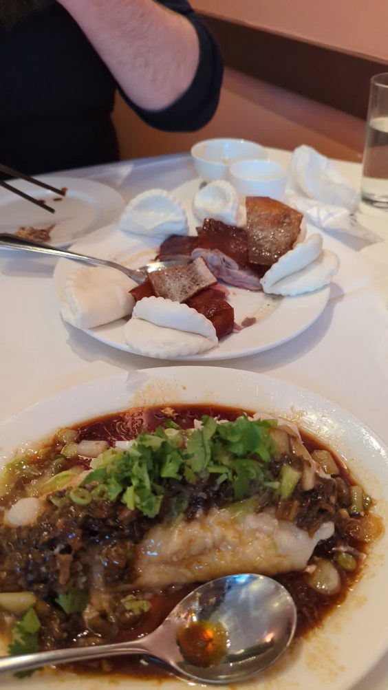 Hk lounge bistro