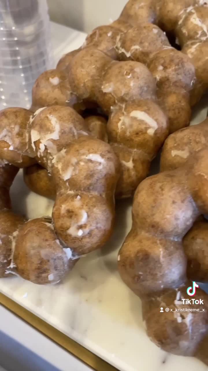 Video review of Liliha Bakery