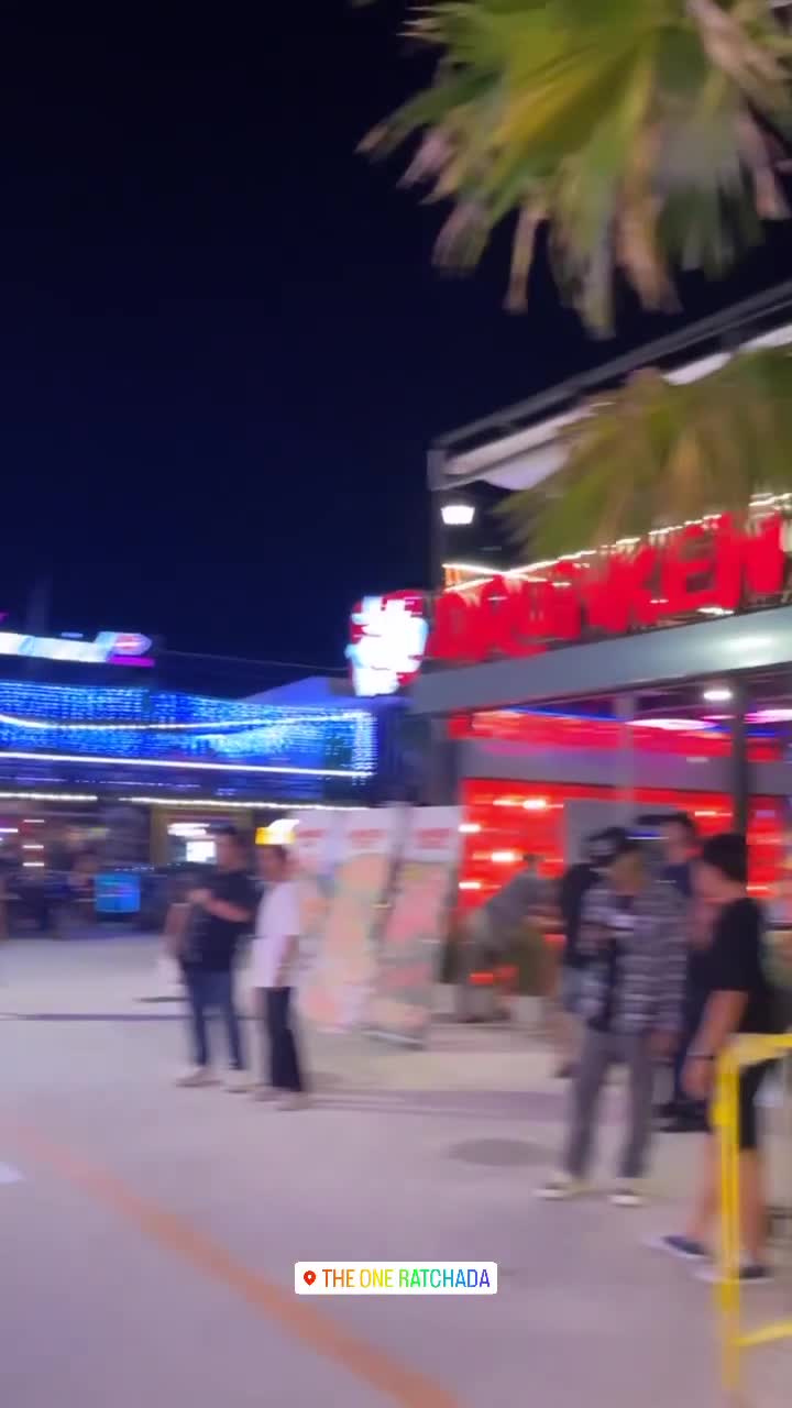 The One Ratchada Night Market (ดิวันรัชดา ไนท์มาร์เก็ต)