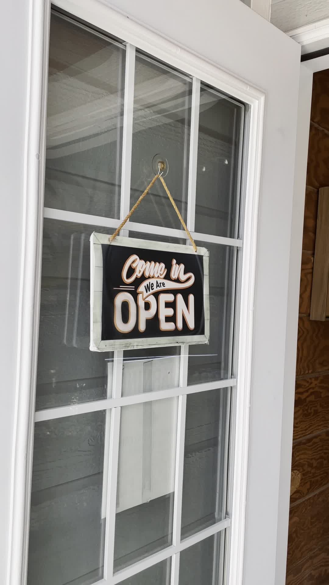 Video review of Cafe Aloha