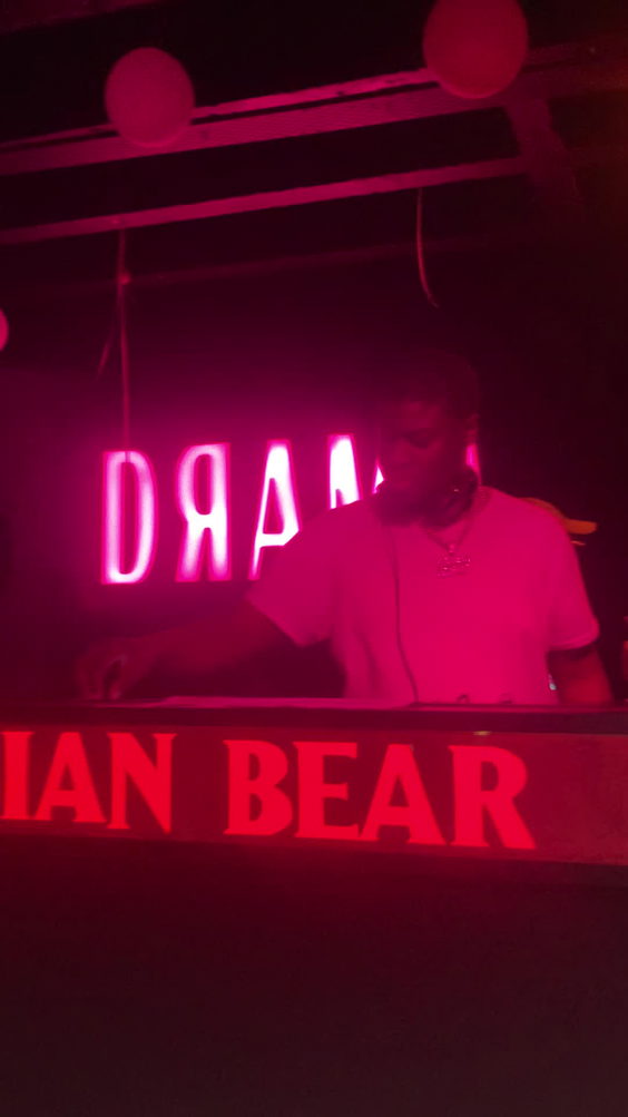 DRAMA Bar