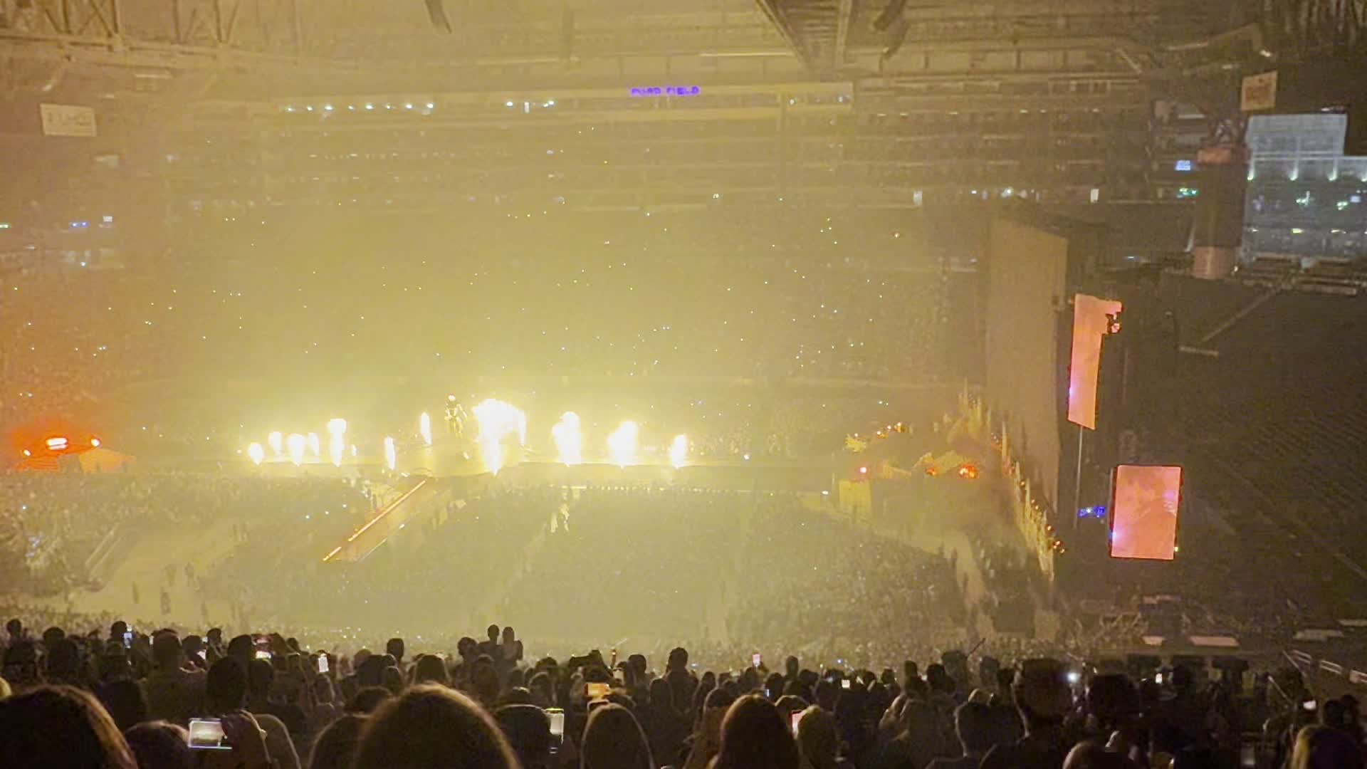 Video review of Lucas Oil Stadium