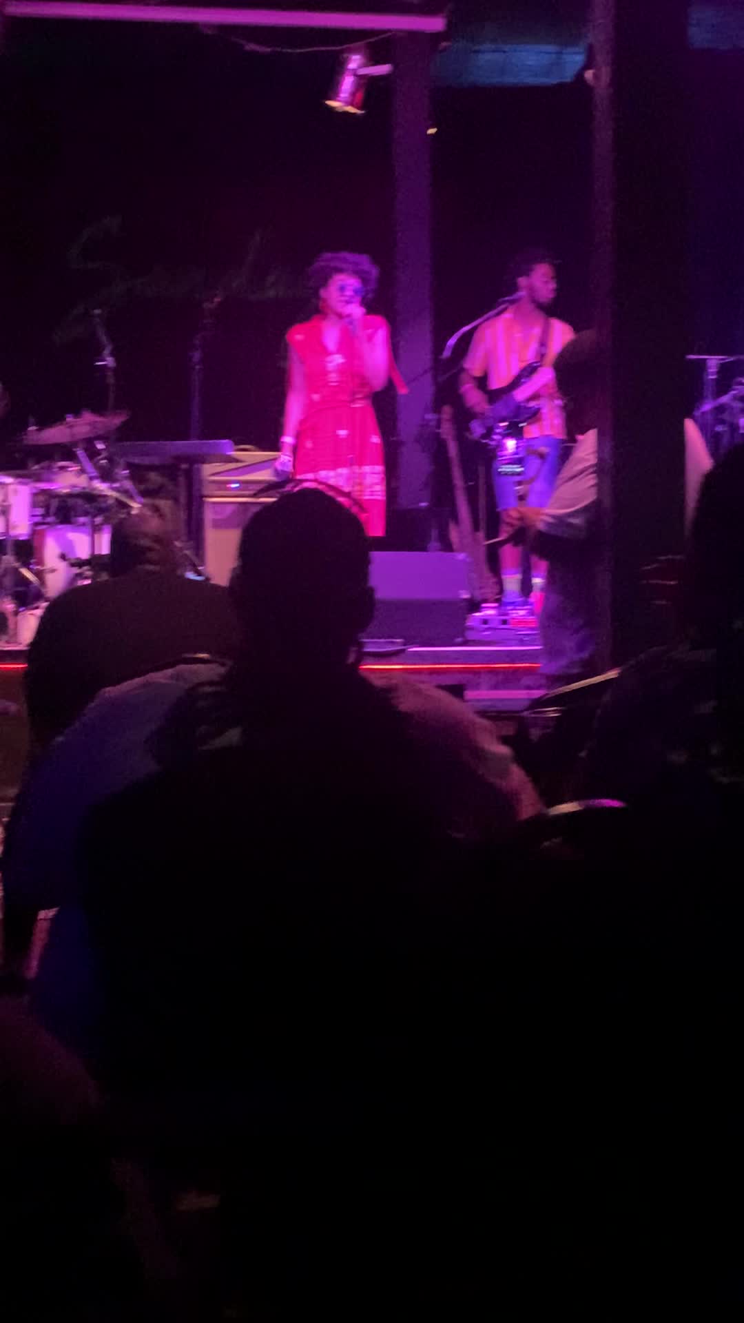 Video review of Sandaga 813