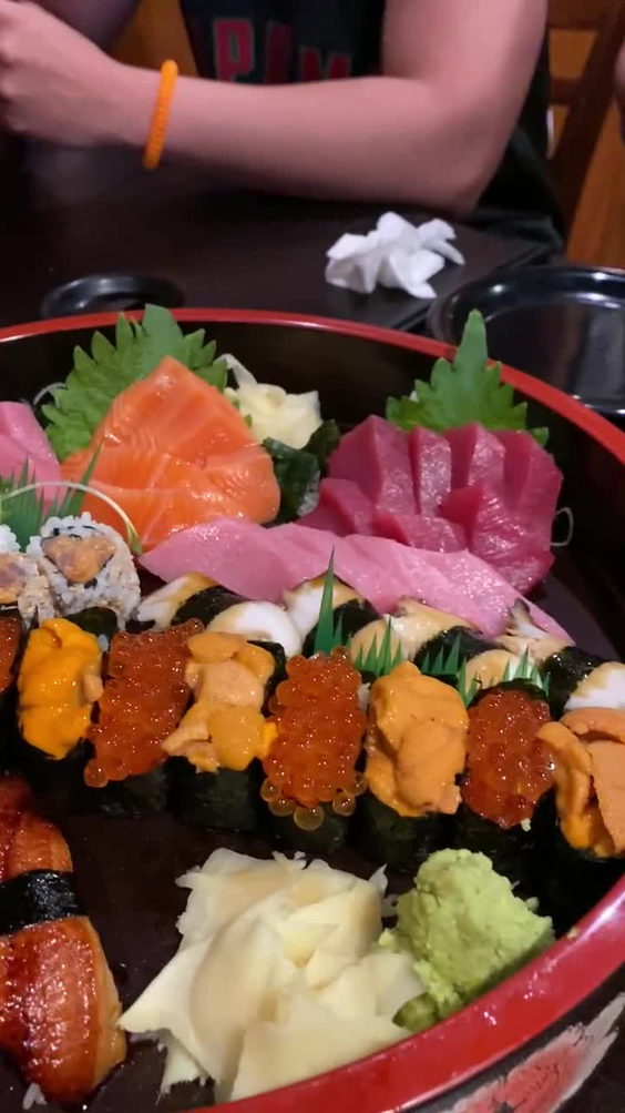 Mitch's Fish Market & Sushi Bar