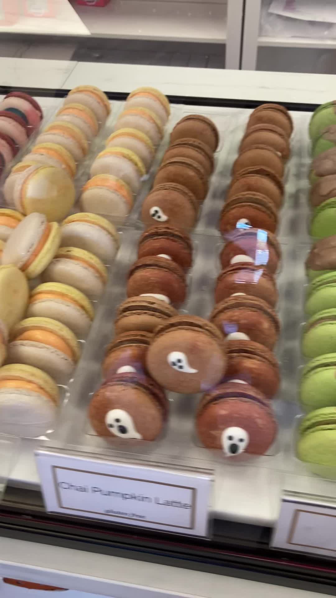 Sweet Velvet Macarons