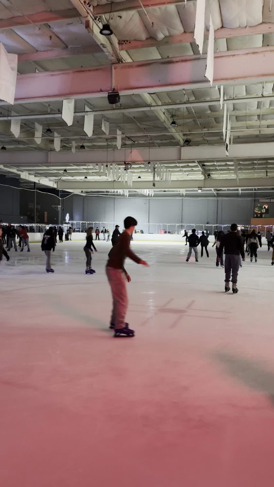 La Kings Icetown Riverside
