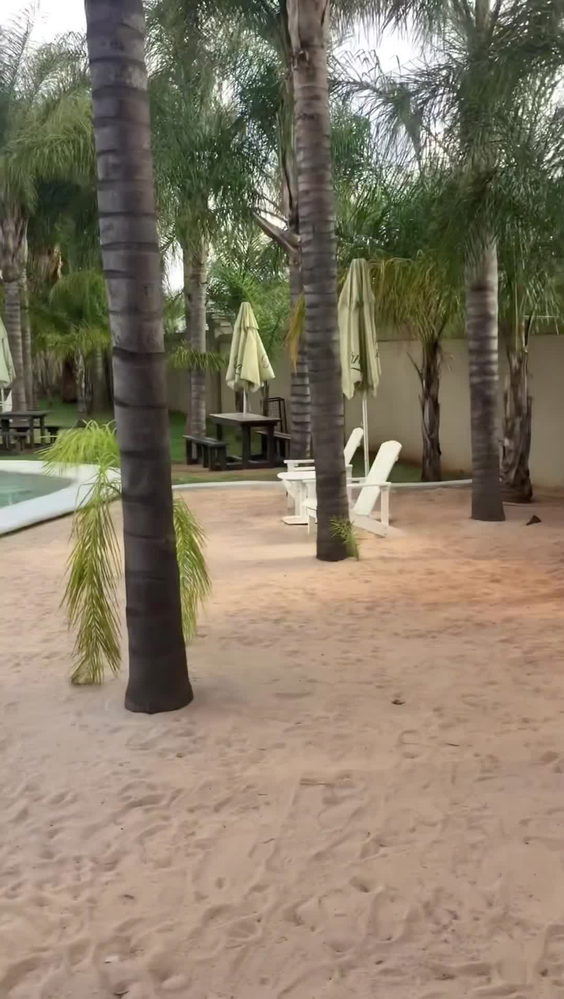 La Perna Guesthouse & Venue
