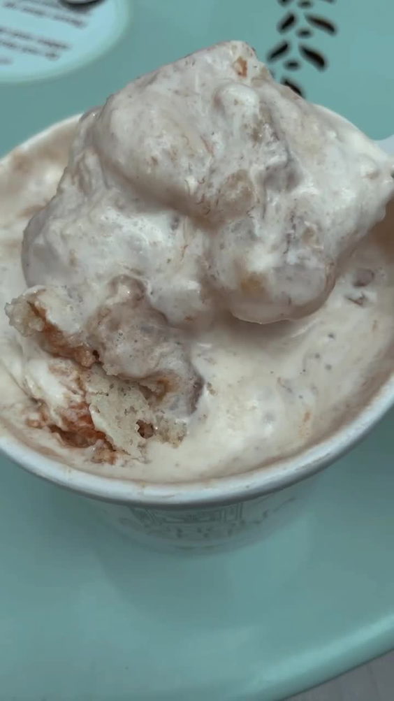 Magnolia Bakery - Central Park South