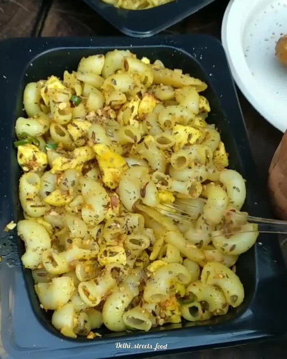 Macroni and Chownien