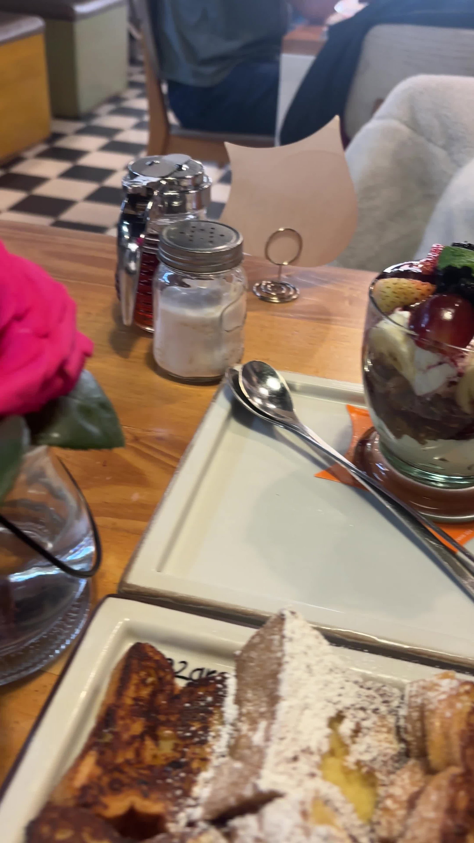 Video review of Al Agua Patos - Tostadas & Café