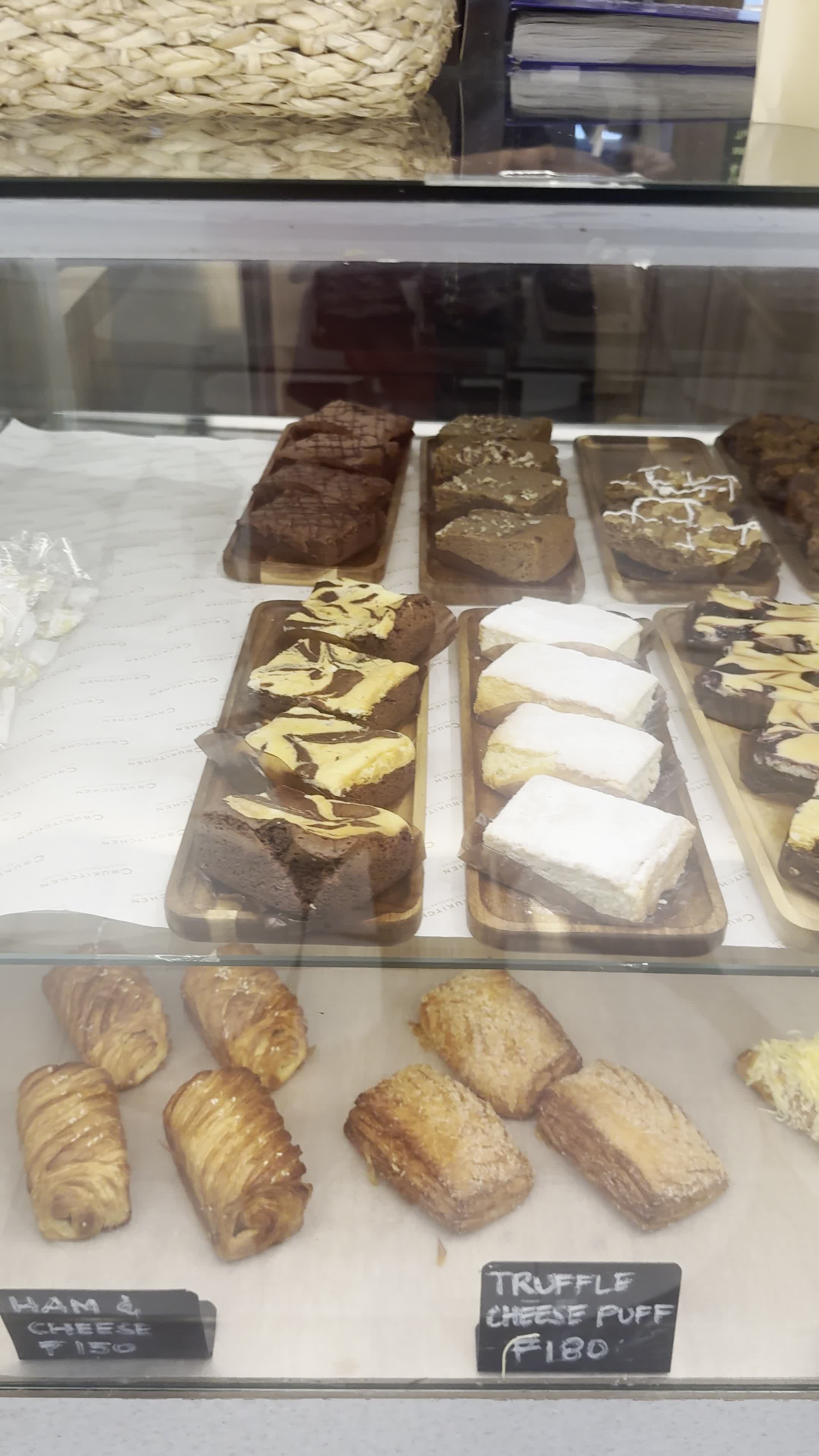 Video review of Food on Four